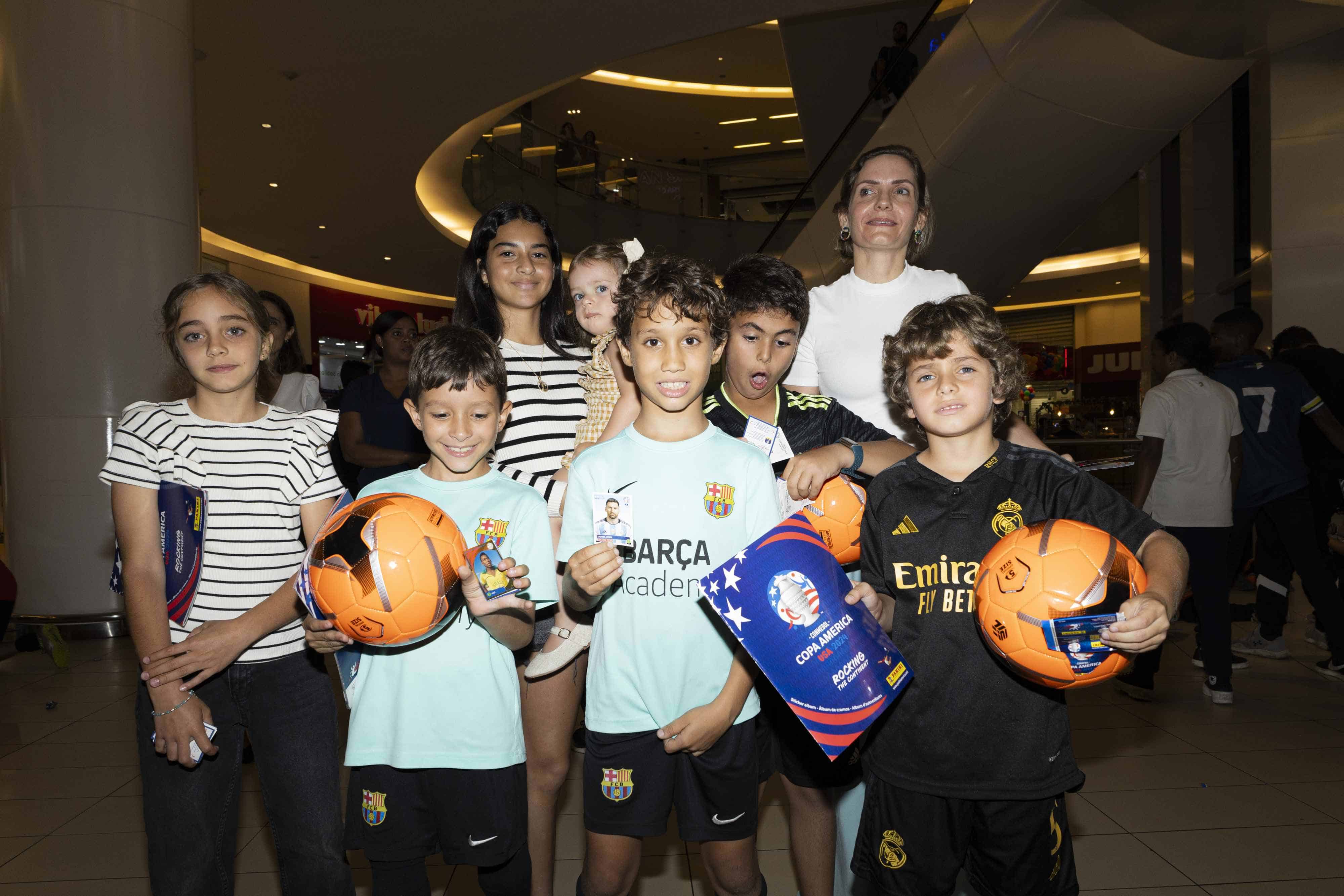 Carlota García, María Josè Fernández y Juliana García. Javier Montes de Oca, Némer Darwich y Lorenzo García.