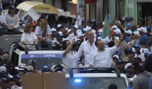 Abinader y Moreno exhiben fuerza en caravana en el Distrito Nacional