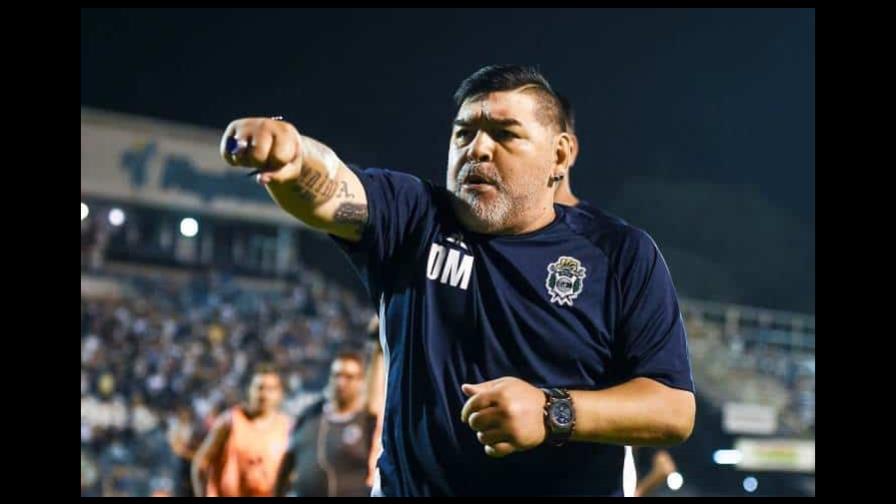 Nuevo peritaje médico arroja dudas sobre muerte de Maradona en 2020