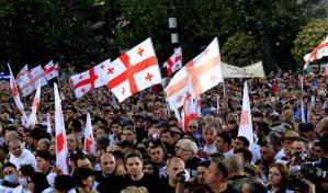 ´Ley rusa´ en Georgia: el partido gobernante envía a sus partidarios a las calles