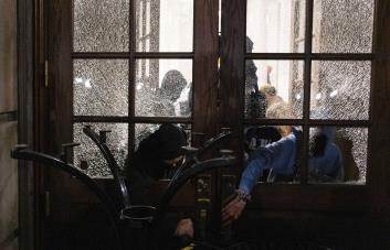 Alumnos ocupan un edificio de la Universidad de Columbia en las protestas contra la guerra en Gaza