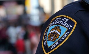Arrestan a polic&iacute;a de Nueva York acusado de violar a una familiar menor de edad