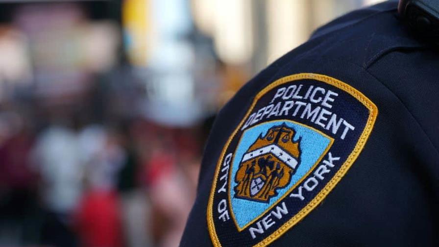 Dos oficiales latinos de la policía de NY enfrentan acusaciones por abuso sexual a una mujer ebria