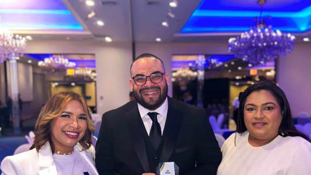 Reconocen a dominicano por su labor en favor de la comunidad latina en EE. UU.