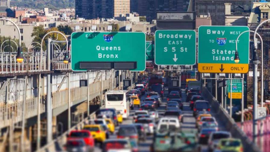 Taxistas alertan sobre ola de robos en El Bronx
