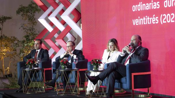 César Iglesias fortalece su posición financiera en menos de un año; dividirá RD$1,200 millones