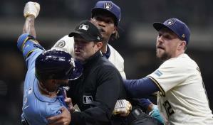 Dominicanos Uribe y Siri se van a los puños en triunfo de Cerveceros sobre Rays