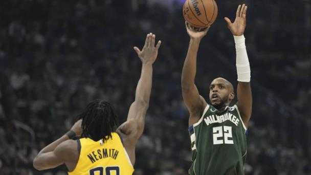 Bucks siguen con vida en serie, al aplastar 115-92 a Pacers en el 5to partido