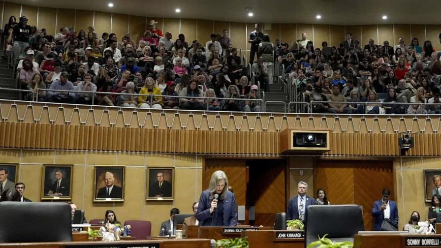 Congreso de Arizona aprueba derogar una prohibición de casi todos los abortos de 1864