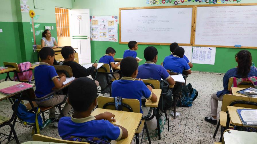 Algunas escuelas acatan llamado a paro de la ADP, otras priorizan la enseñanza