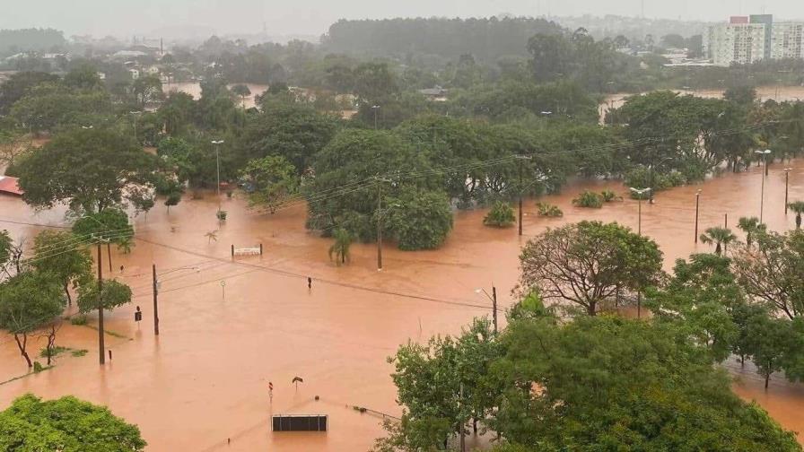 Al menos 8 muertos y 21 desaparecidos por las lluvias en el sur de Brasil