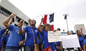 La ADP y otros gremios marchan hacia el Ministerio de Trabajo en demanda de aumento salarial