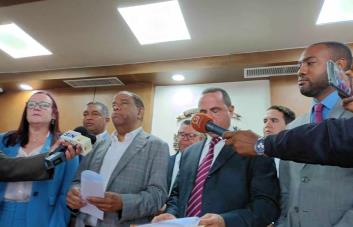 FP, PLD y PRD piden nuevamente la destitución del director de la Policía Militar Electoral