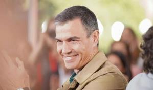 Pedro Sánchez irrumpe por sorpresa en fiesta de Barcelona en plena campaña electoral