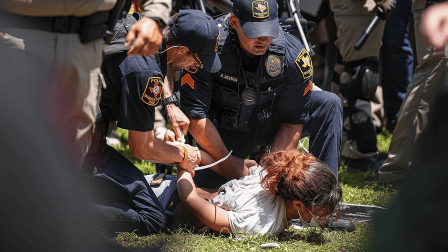 El alcalde de NY cifra en 282 los detenidos en protestas y habla de agitadores externos