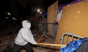 UCLA cancela las clases tras los enfrentamientos en las protestas por la guerra en Gaza