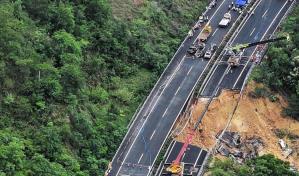 Sube a 36 el número de fallecidos tras el hundimiento de una carretera en el sur de China