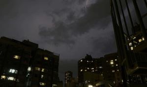 Hong Kong registra casi 10,000 rayos en una noche