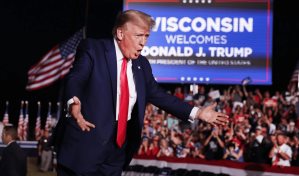 Trump se olvida de su juicio y vuelve a la campaña en Wisconsin: lo apoyamos todavía más