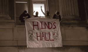 Nueva York evalúa restaurar la seguridad en el campus de Columbia con antidisturbios