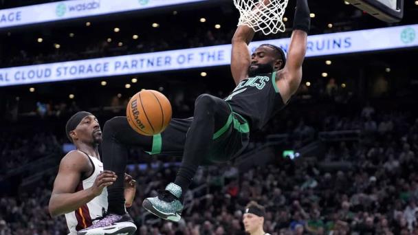 Celtics aprovechan ausencias del Heat y lo arrollan para avanzar a semifinales de conferencia