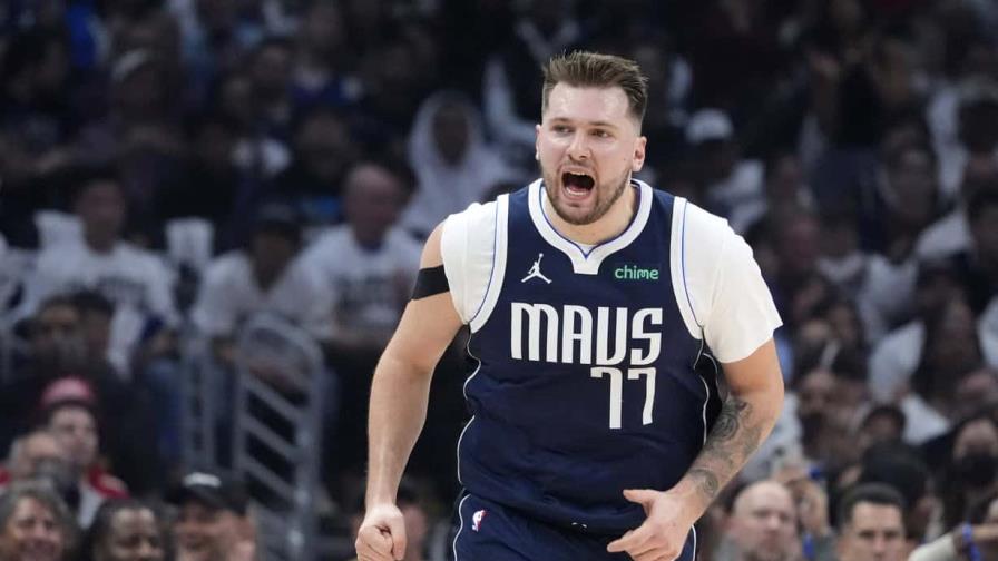 Con 35 puntos de Doncic, Mavericks apalean 123-93 a Clippers y están a un triunfo de avanzar