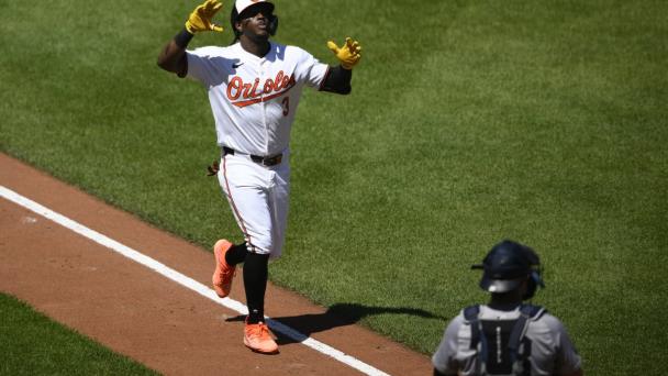 Jorge Mateo jonronea y Orioles someten 7-2 a Yanquis para llevarse la serie
