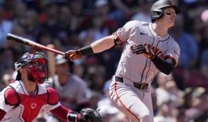 Yastrzemski suena jonrón tras la visita de su abuelo y Gigantes superan 3-1 a Medias Rojas