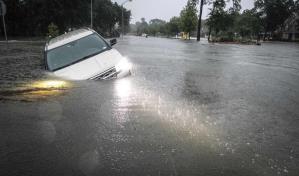 Fuertes lluvias causan inundaciones en Houston; ordenan a residentes evacuar