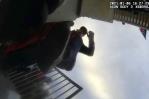 Condenan a cinco años hombre que alardeó de “arrojar” a un policía durante asalto al Capitolio Condenan a cinco años hombre que alardeó de “arrojar” a un policía durante asalto al Capitolio