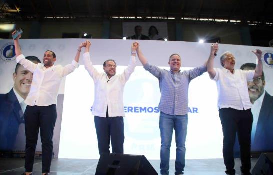 Apoyo político al candidato Guillermo Moreno en evento del PRM