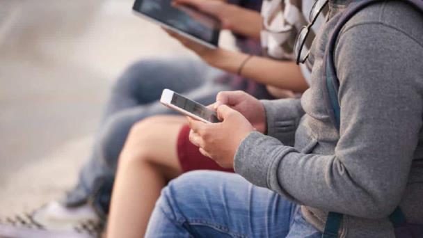 Estas serían las consecuencias de prohibir las redes sociales a los menores de edad