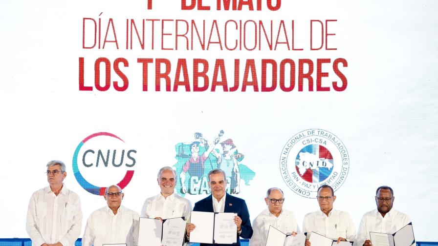 Centrales sindicales firman pacto con el Gobierno por alzas salariales