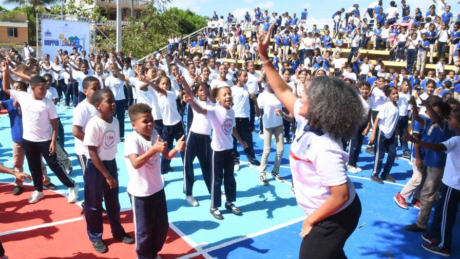 “Recreándome con INEFI” impactó miles de alumnos en centros escolares en abril