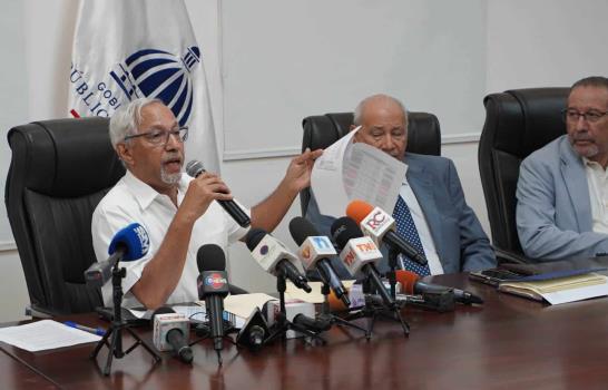 Ministro de Educación dice que no llevará el conflicto con ADP a lo judicial