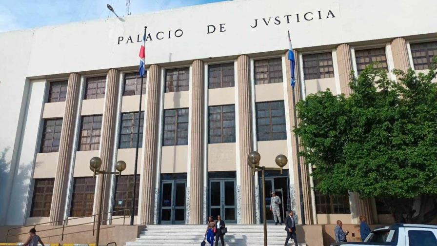 Dictan apertura a juicio a hijo de exviceministro de Agricultura por estafa a esa institución Dictan apertura a juicio a hijo de exviceministro de Agricultura por estafa a esa institución