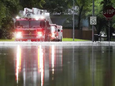 Lluvias torrenciales inundan el sureste de Texas