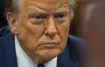 Exactriz porno Stormy Daniels, llegaría este martes al juicio de Trump como testigo