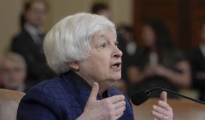 Amenazas a la democracia ponen en riesgo crecimiento económico de EEUU, dice secretaria del Tesoro