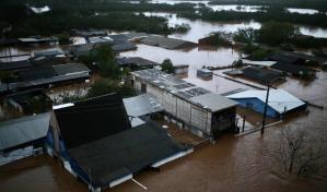 Las inundaciones en el sur de Brasil alcanzan el centro de la ciudad de Porto Alegre