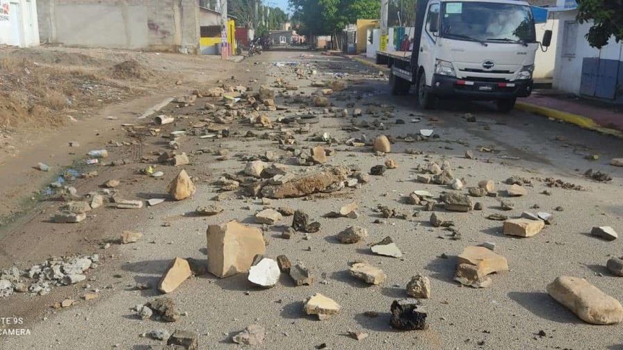 Protestan en distrito municipal de Montecristi por reparación de las calles