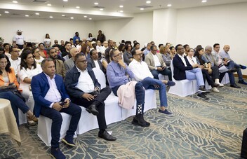 Actores teatrales y de danza expresan respaldo a Luis Abinader