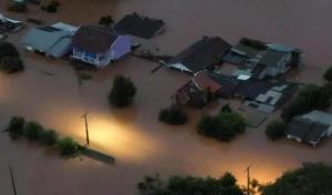 Más de 200 vuelos cancelados en la ciudad brasileña de Porto Alegre por las inundaciones