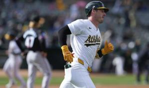 Rooker aporta 2 jonrones en la tercera entrada; Atl&eacute;ticos humillan 20-4 a Marlins