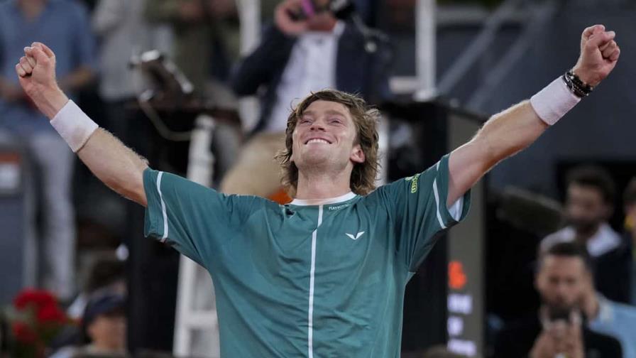 Andrey Rublev remonta ante Auger-Aliassime y se corona en Madrid