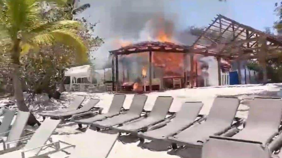 Incendio afecta restaurante en La Playita en la isla Catalina; hay un herido