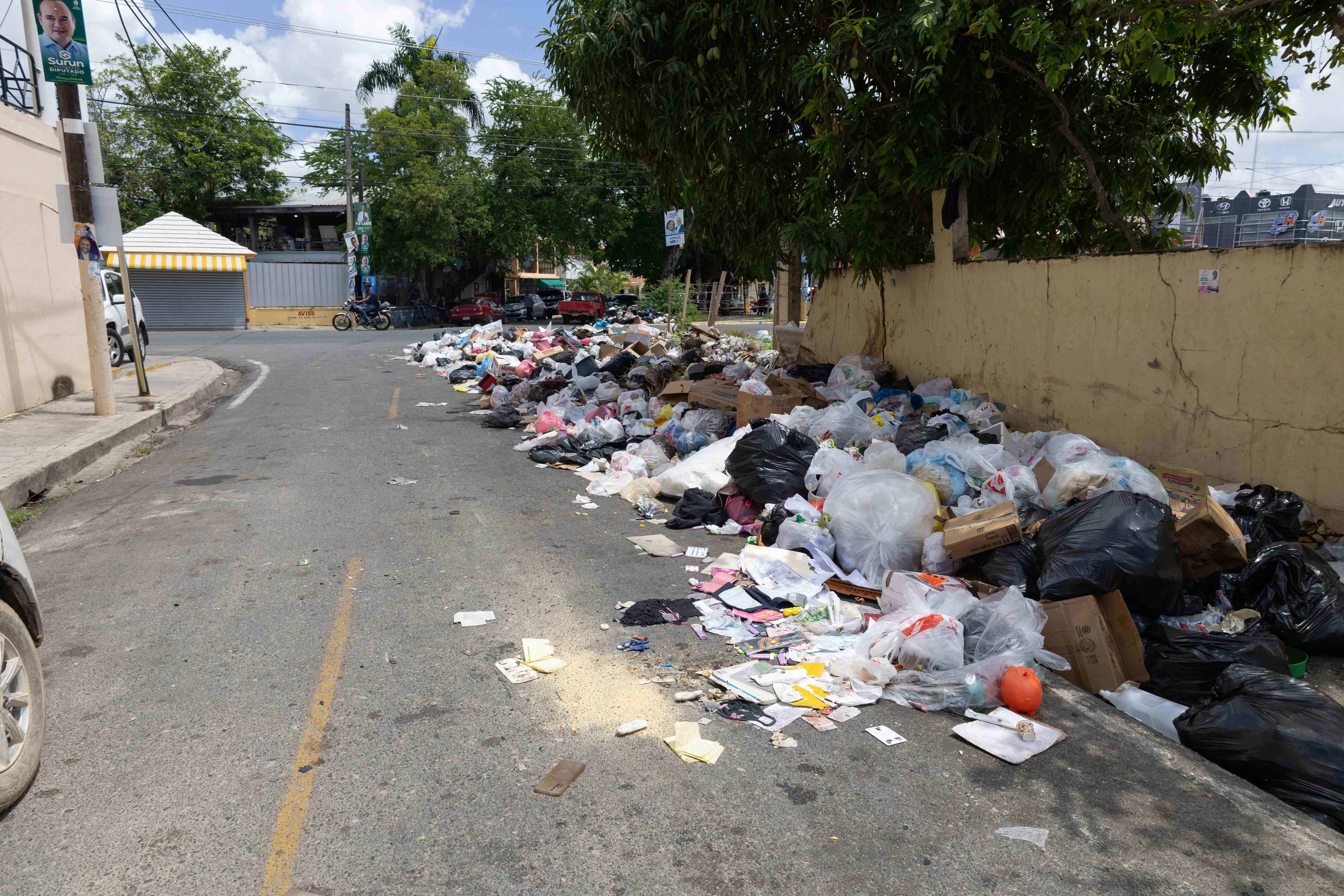 Más basura en las calles.