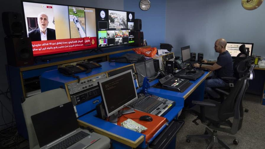 Israel ordena el cierre de las oficinas de la emisora Al Jazeera en el país; incauta equipo