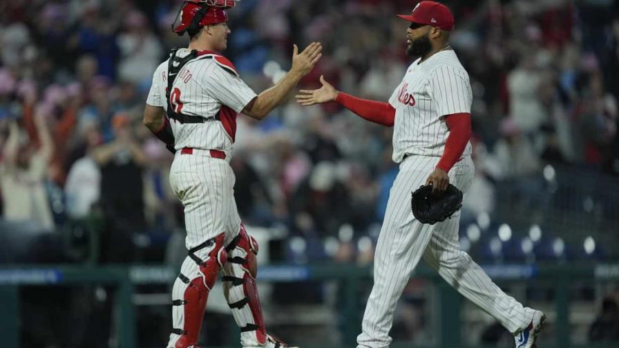 Harper suena cuadrangular y Bohm estira seguidilla de hits; los Filis en alza vencen a Gigantes, 5-4