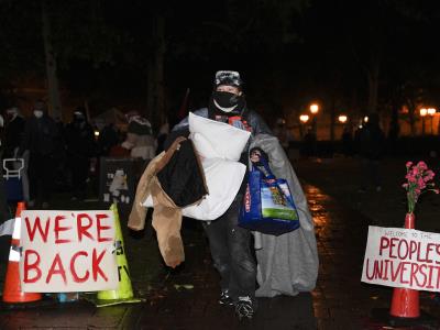 Policía canadiense disuelve de forma violenta acampada propalestina